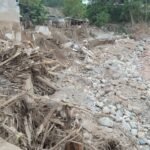 ভোলার নদীভাঙন এলাকায় পরিদর্শনরত কর্মকর্তার দৃশ্য