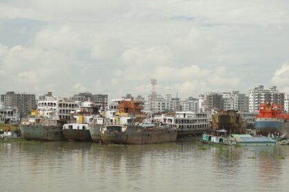 প্রধানমন্ত্রীর চীন সফর ও বাংলাদেশ-চীন সম্পর্ক বোঝাতে কূটনৈতিক বৈঠকের প্রতীকী ছবি