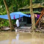 সুনামগঞ্জে বন্যার্তদের ত্রাণ ও চিকিৎসাসেবা দেওয়ার দৃশ্য