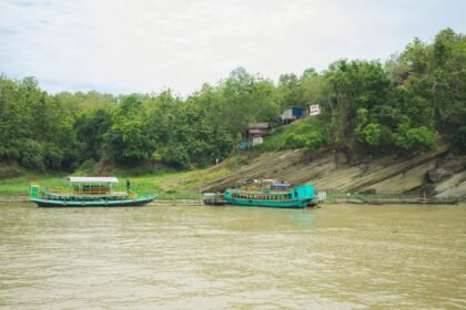 বাংলাদেশের পর্যটন সম্ভাবনা ও অর্থনৈতিক প্রভাবের প্রতীকী দৃশ্য