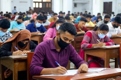 ২০২৬-২৭ শিক্ষাবর্ষে পাবলিক বিশ্ববিদ্যালয়ের ভর্তি পরীক্ষার প্রস্তুতি নিচ্ছেন শিক্ষার্থীরা