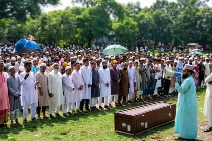 সৌদি আরবে অগ্নিকাণ্ডে নিহত নাটোরের রবিউল ইসলামের জানাজা ও দাফন