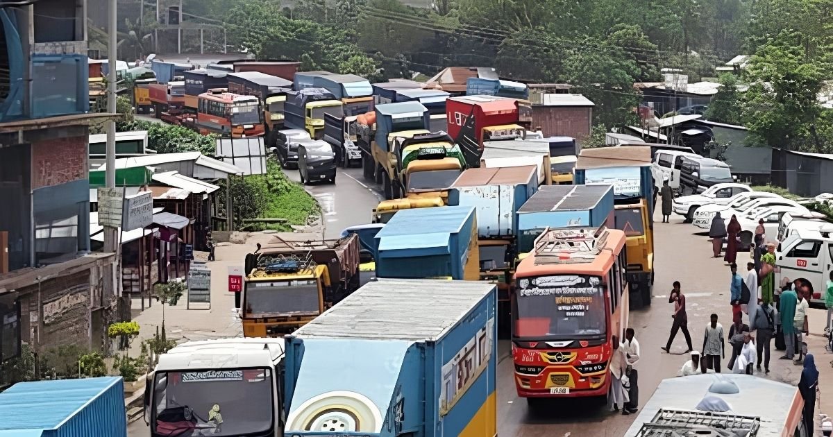 ঢাকা-চট্টগ্রাম মহাসড়কে ভয়াবহ যানজট