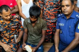 ২০০ ফুট উঁচু বিদ্যুতের টাওয়ারে যুবক, ৭ ঘণ্টা পর নামানো হলো