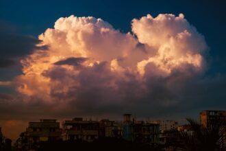 বাংলাদেশে বর্ষার বৃষ্টির মেঘ ও বন্যা সতর্কতা