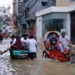 গুলিবিদ্ধ আহত ব্যক্তিকে হাসপাতালে জরুরি বিভাগে নেওয়ার দৃশ্য