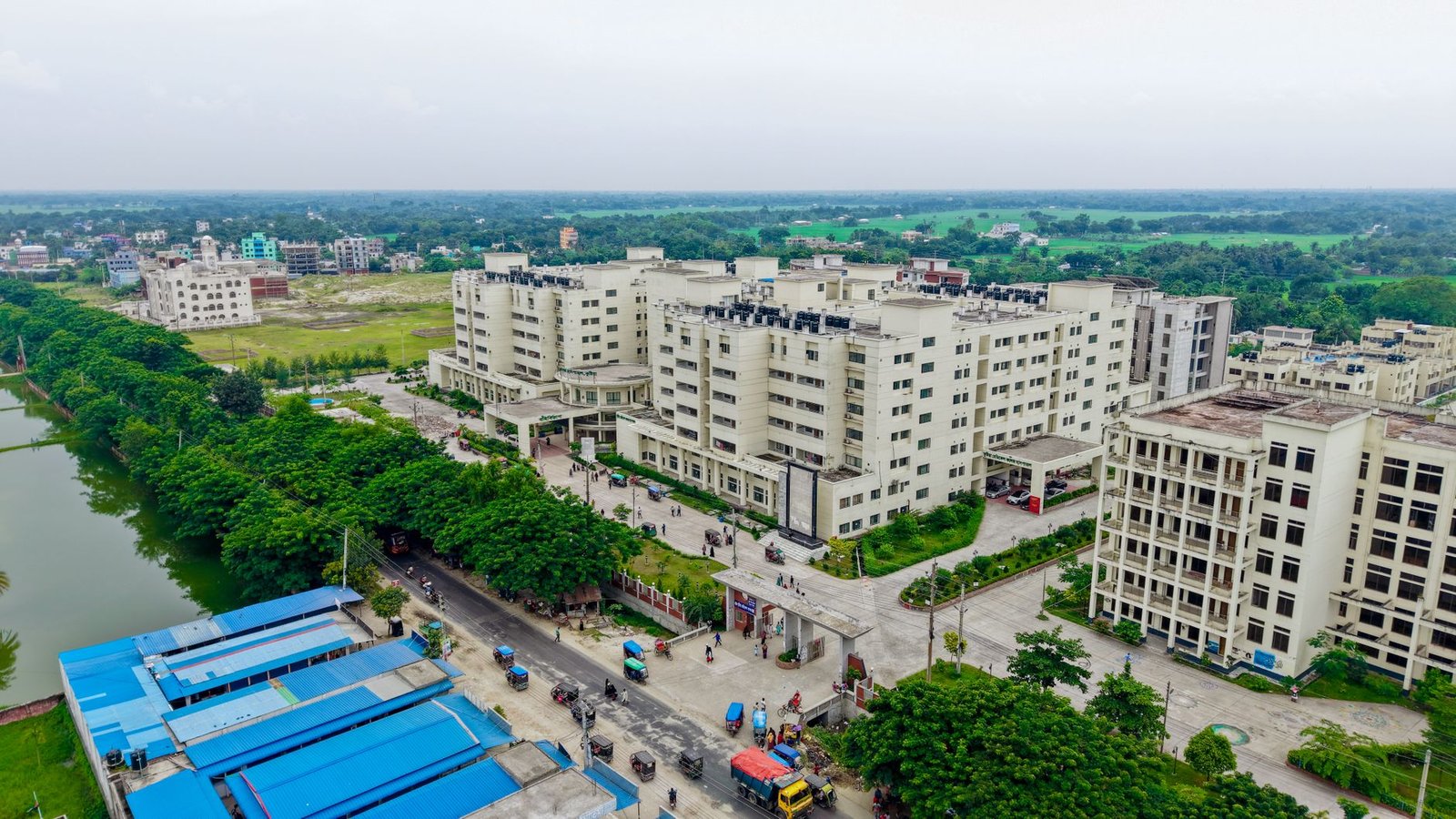 ঢাকা বিশ্ববিদ্যালয়ের ক্যাম্পাস ও বিশ্ববিদ্যালয় প্রশাসনের নীতিগত সিদ্ধান্তের প্রতীকী চিত্র
