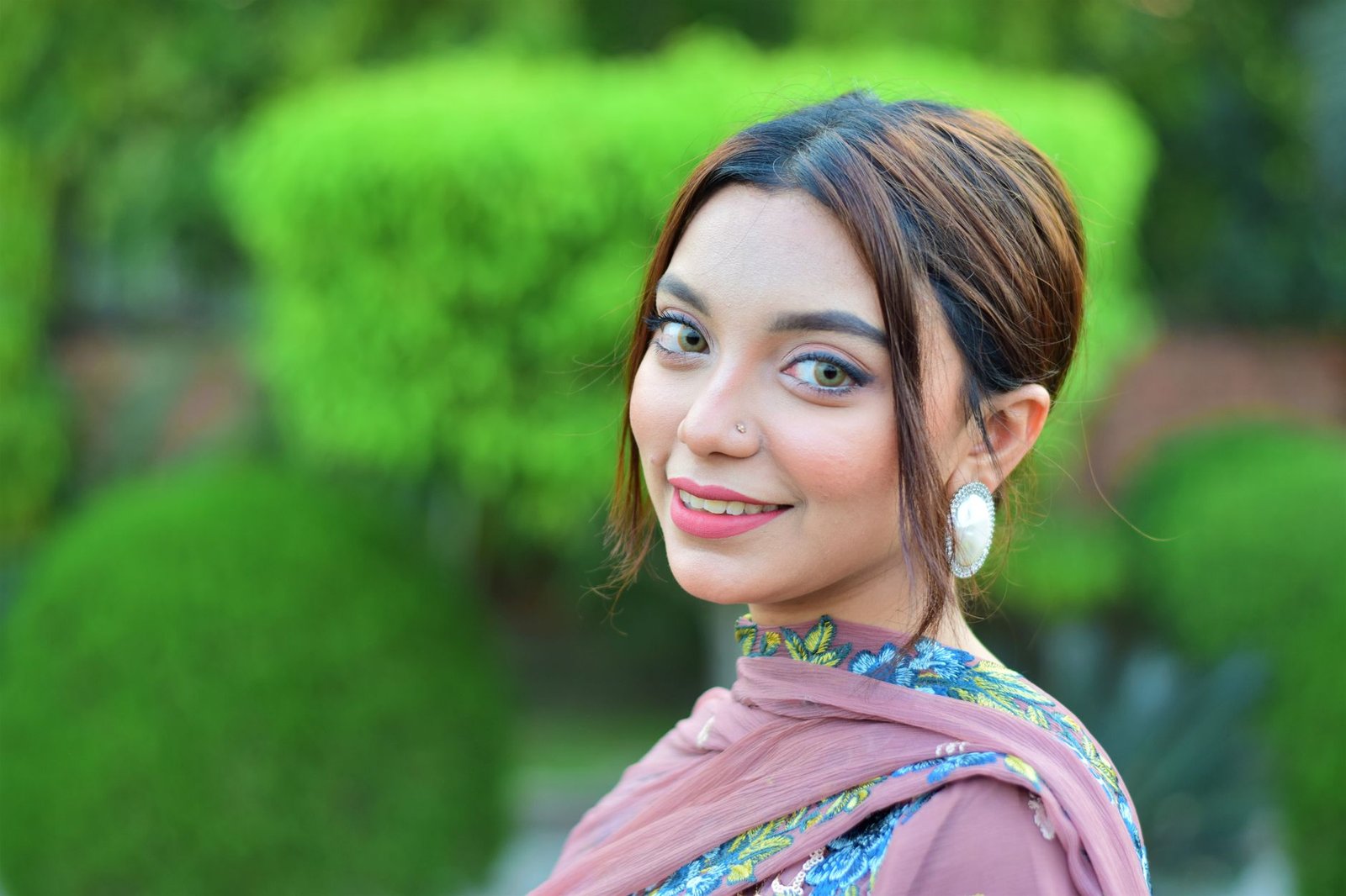 ফেসবুক অনুসারী নিয়ে ঢালিউড নায়িকাদের জনপ্রিয়তা চিত্র