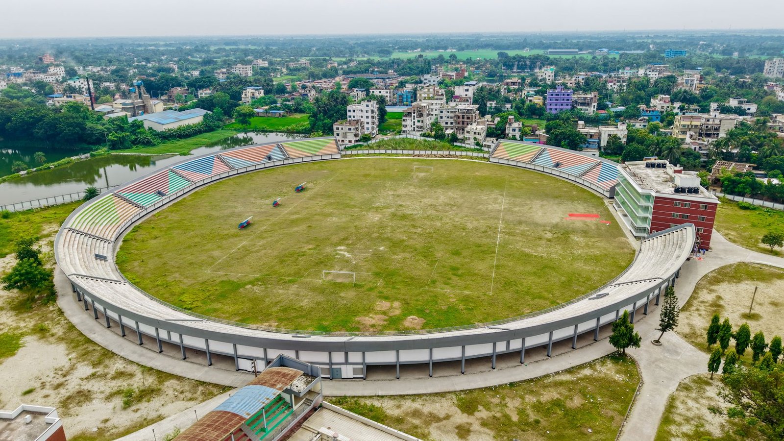 ফিফার নিষেধাজ্ঞা ও ক্লাব লাইসেন্সিং নিয়ে আবাহনী-কিংসের সময় বাড়ার সংবাদ