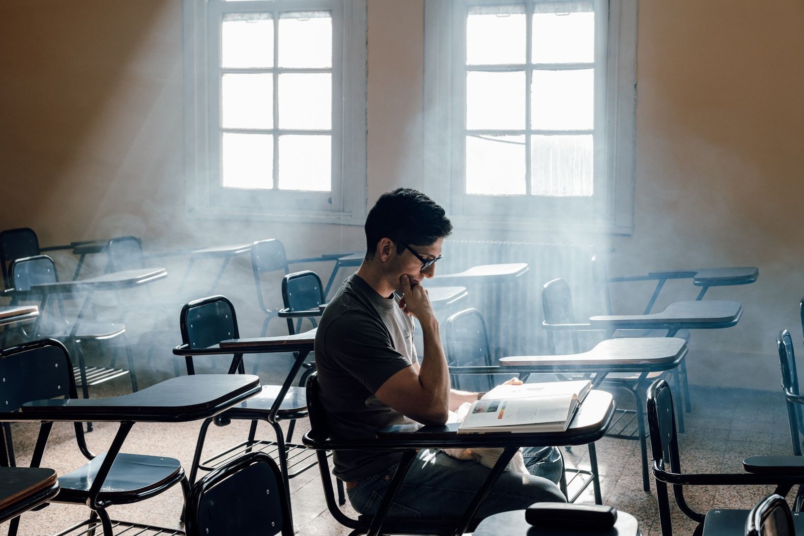 পুলিশ অফিসের সামনে তদন্তের প্রস্তুতি
