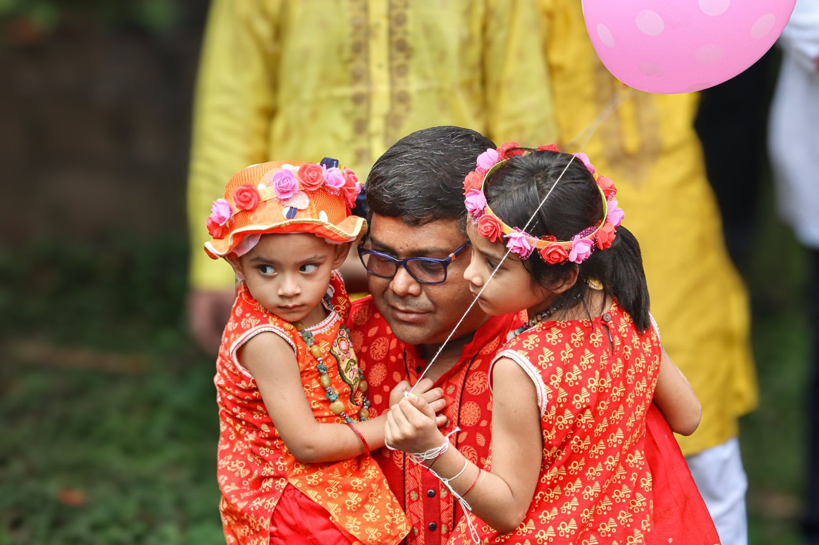 শিশু হাসপাতালে টিকাদান কর্মসূচি ও স্বাস্থ্যসেবা কার্যক্রমের দৃশ্য