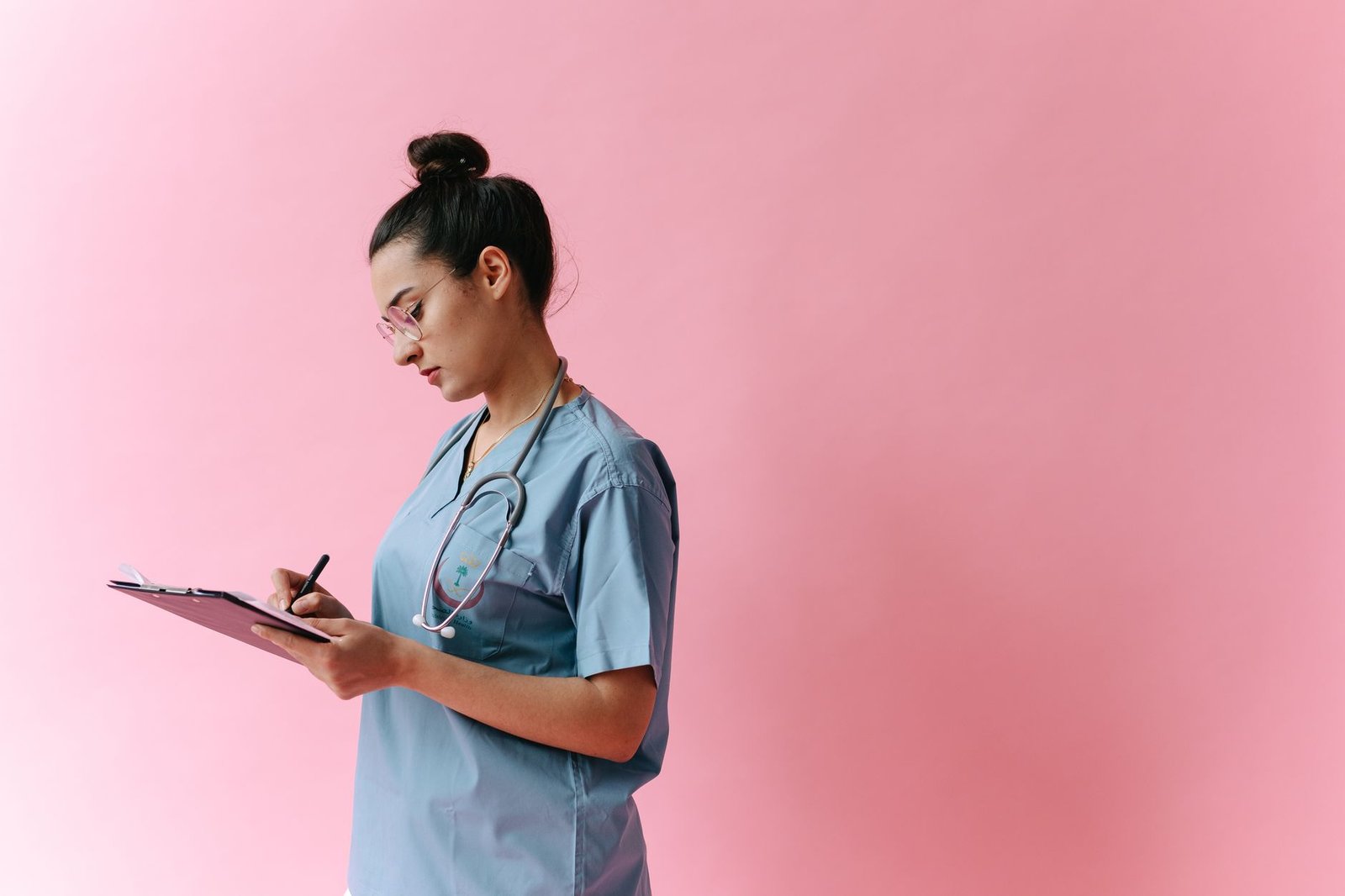 নার্সিং প্রশিক্ষণ ও স্বীকৃতি উদ্যোগের প্রতীকী চিত্র