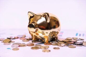 বাংলাদেশের ইসলামি ব্যাংক ব্যবস্থায় আমানত ও রেমিট্যান্সের পরিবর্তন দেখানো গ্রাফ