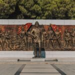 ঝিনাইদহের ভাঙচুর হওয়া বীরশ্রেষ্ঠ হামিদুর রহমানের ভাস্কর্যের স্থানে ফুল দিয়ে শ্রদ্ধা