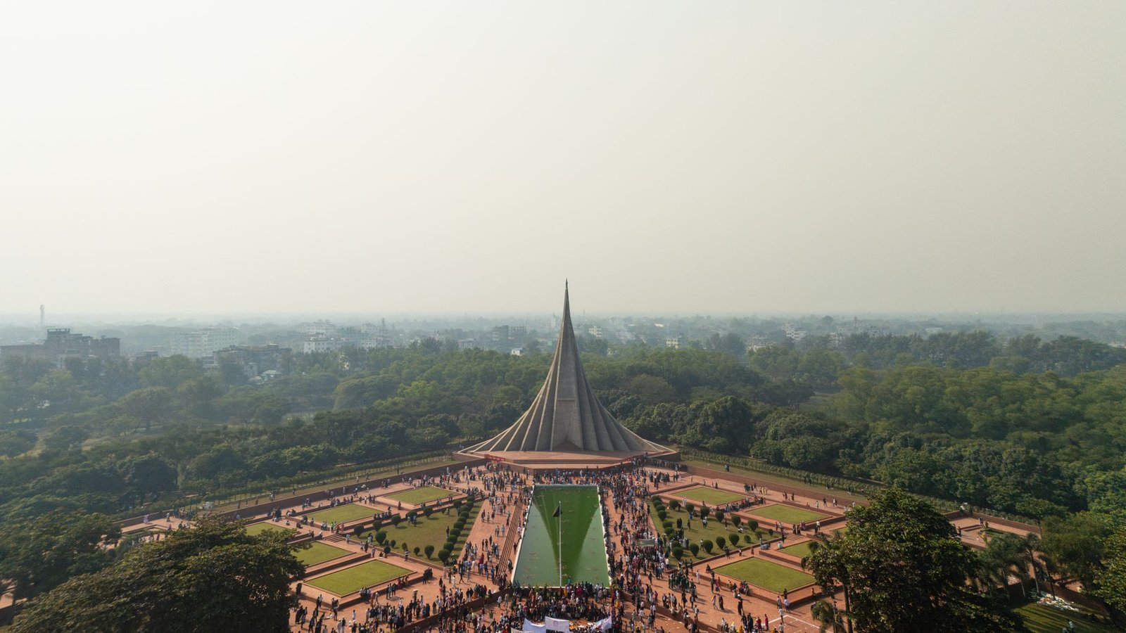জুলাইয়ের স্মৃতি ও বাংলাদেশের নতুন পথচলা