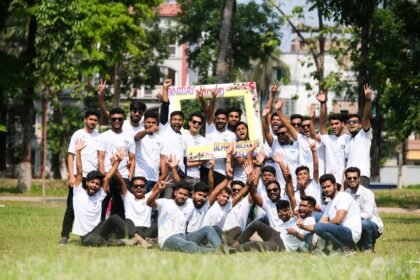 কলকাতায় বাংলাদেশ ডেপুটি হাইকমিশনে জাতীয় পতাকা উত্তোলন ও স্মরণসভা