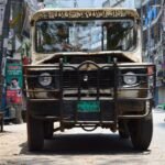 রাজধানীর মৌচাকে বিল্লাল হত্যার ঘটনায় ডিএমপির অভিযানে গ্রেপ্তারকৃত ব্যক্তিকে হ্যান্ডকাফ পরিয়ে সোপর্দের প্রতীকী দৃশ্য