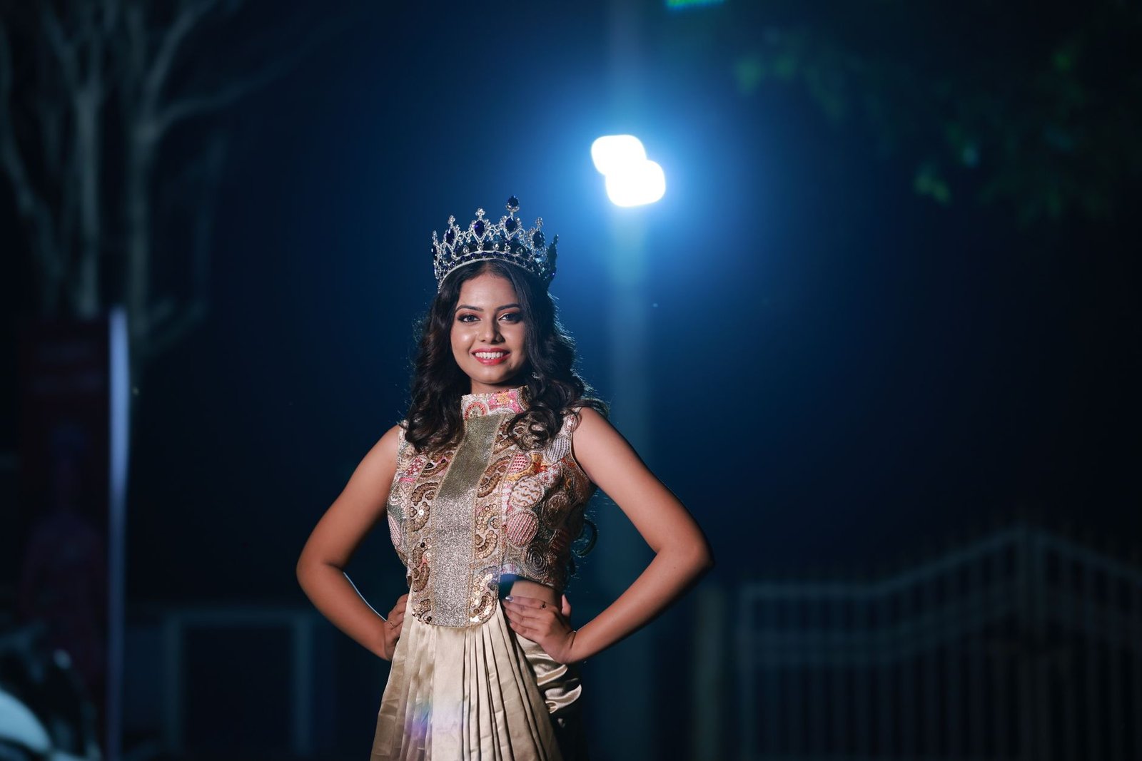 মিস ওয়ার্ল্ড বাংলাদেশ সামানজার সাঈদ সংবাদ সম্মেলনে ভোট ও স্বাস্থ্যবিধি উদ্যোগের কথা বলছেন