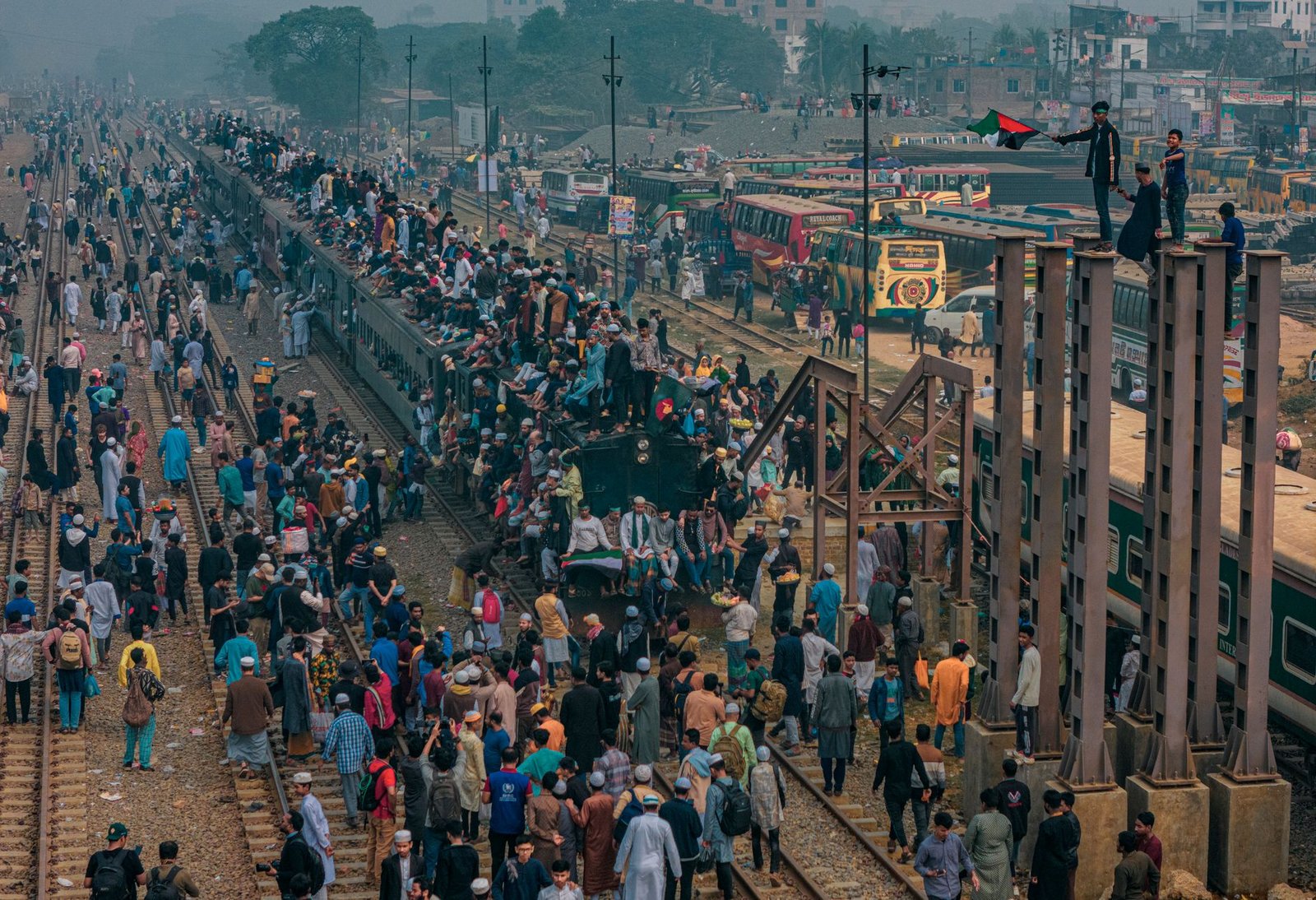 ফেসবুকে নাহিদ ইসলামের কৃতজ্ঞতার বার্তা