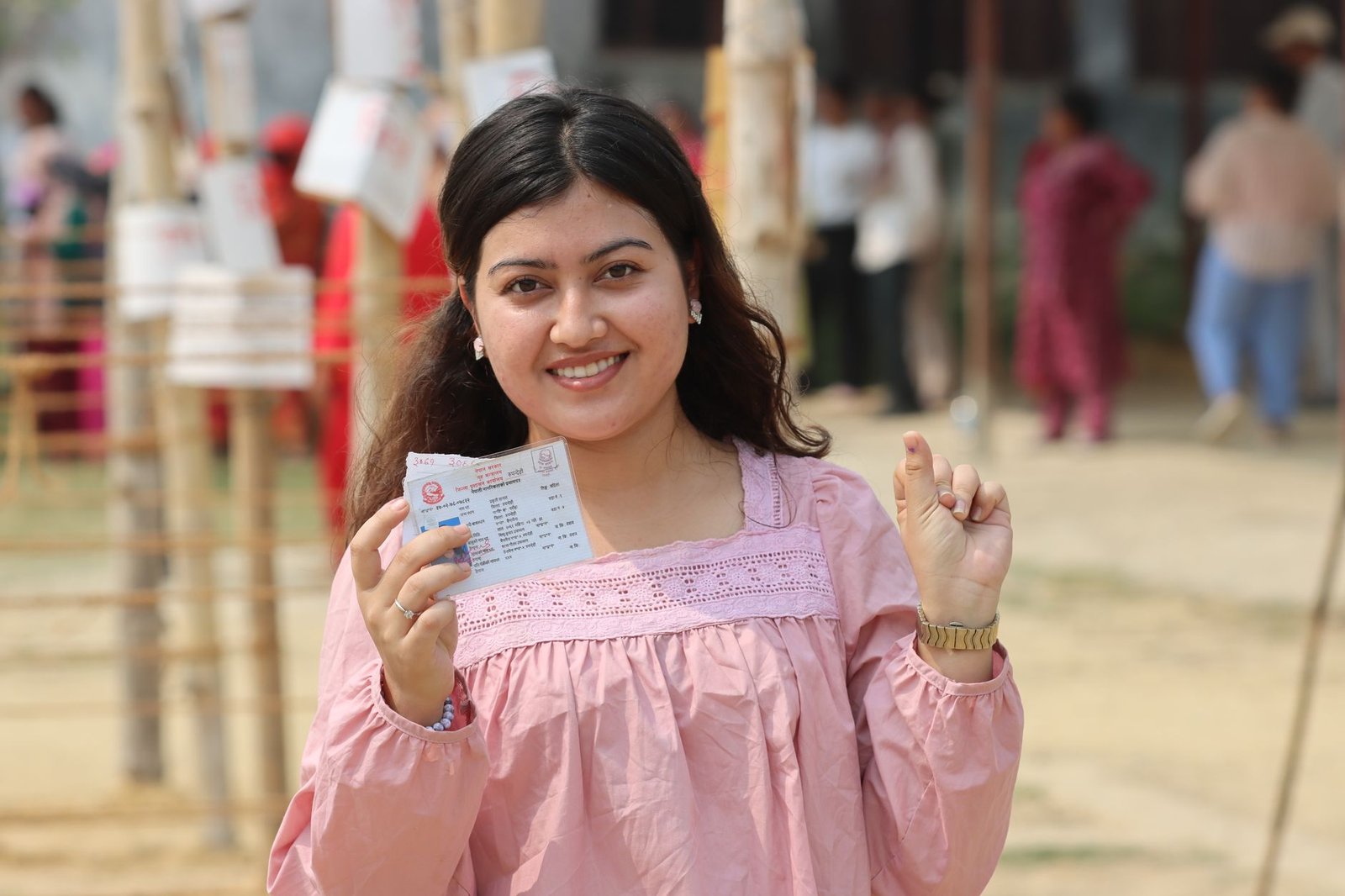 অবাধ নির্বাচন ও ভোটদানের প্রতীকী চিত্র