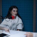 স্টুডিও আলোয় টিভি ইন্টারভিউ ও ক্যাফে লাইভ আলোচনার চিত্র