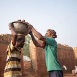 নিরাপদ অভিবাসন নীতির প্রতীকী চিত্র