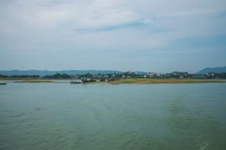 সুনামগঞ্জের টাঙ্গুয়ার হাওরে হাউসবোট