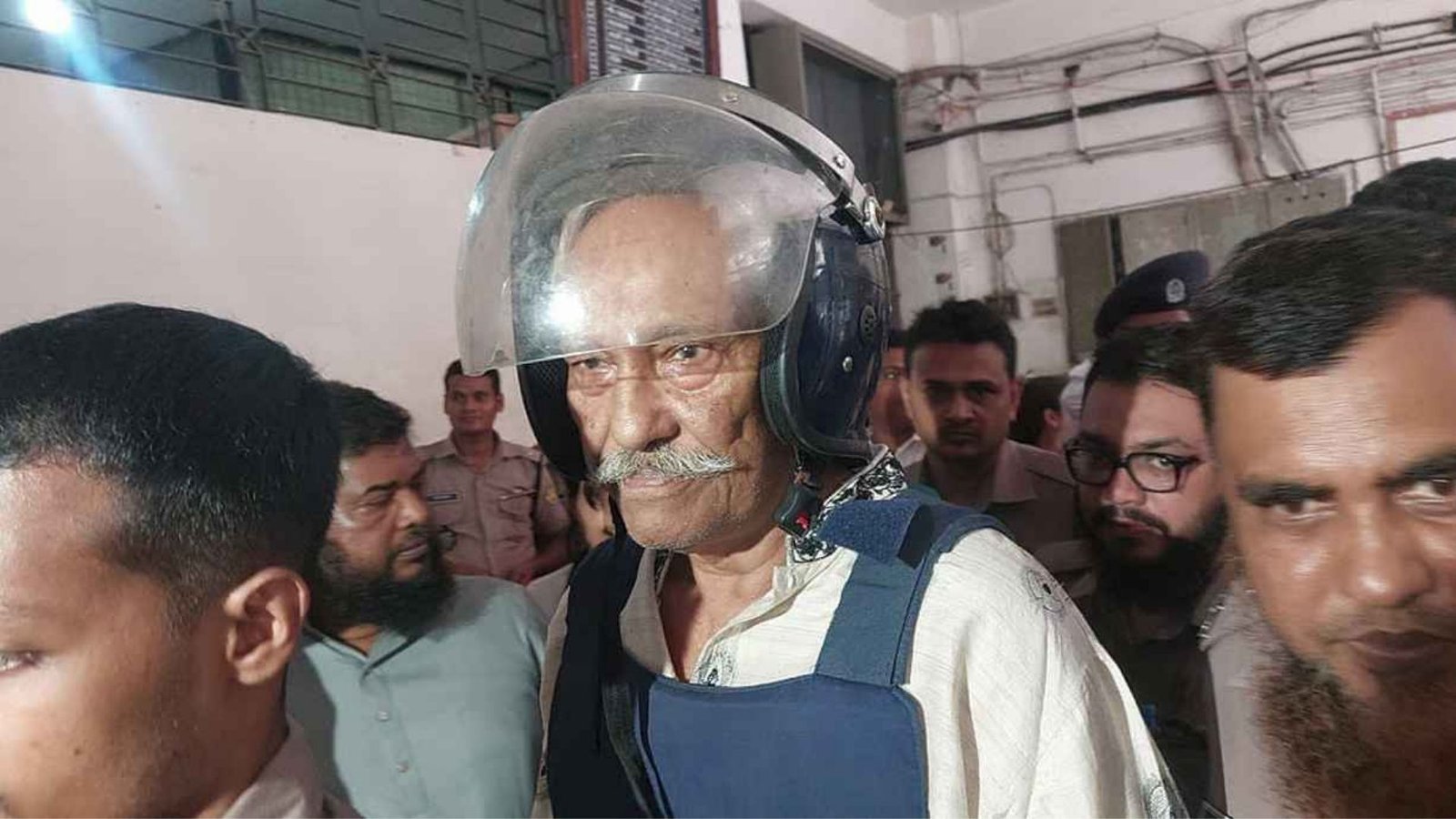 আদালতে শাহজাহান ওমর