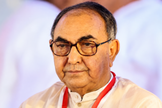 দীর্ঘ চিকিৎসা শেষে রাতে ঢাকায় ফিরছেন মির্জা আব্বাস