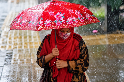 দেশজুড়ে বৃষ্টি ও বজ্রবৃষ্টির সম্ভাবনা আজকের আবহাওয়ার পূর্বাভাস