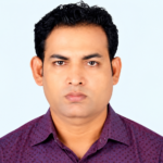 পদাবনতি থেকে ২,৫৯৮ কোটি টাকার প্রকল্পের পিডি, আলোচনায় প্রকৌশলী জুয়েল বিতর্কিত সেই প্রকৌশলী ২৬শ কোটি টাকার প্রকল্পের পিডি Icon আহমদ মুসা রঞ্জু, খুলনা প্রকাশ: ০৯ সেপ্টেম্বর ২০২৬, ১২:০০ এএম প্রিন্ট সংস্করণ 2 Shares facebook sharing buttontwitter sharing buttonwhatsapp sharing buttonmessenger sharing buttonprint sharing buttoncopy sharing button বিতর্কিত সেই প্রকৌশলী ২৬শ কোটি টাকার প্রকল্পের পিডি প্রকৌশলীর আরিফুল ইসলাম জুয়েল। আরও পড়ুন অর্থ পাচারে নাসা নজরুলের ম্যাজিক ঋণের নামে ব্যাংক লুট বিদেশে বিশাল সাম্রাজ্য রাজশাহী বিশ্ববিদ্যালয় সাত মাসেও কার্যক্রম নেই নজরুলচর্চা কেন্দ্রের হুমকির মুখে মেরিন ড্রাইভসহ বিস্তীর্ণ এলাকা সাগরে বিলীন কুয়াকাটার সেই ট্যুরিস্ট পুলিশ বক্স সব খাতে চাঁদাবাজি কৃষক দলের আলমগীরে জিম্মি পতেঙ্গা বেড়েই চলেছে দাম সুগন্ধি চাল রপ্তানির কোটা ৫০ শতাংশ কমল ফলো করুন গুগল নিউজ হোয়াটসঅ্যাপ মেসেঞ্জার প্রকৌশলীর নাম আরিফুল ইসলাম জুয়েল। তার চাকরি জীবনের পুরোটাই বিতর্কে ভরা। দুর্নীতির প্রমাণ পাওয়ায় শাস্তি হিসাবে নির্বাহী প্রকৌশলী থেকে সহকারী প্রকৌশলী পদে পদাবনতি হয় তার। অনিয়মের অভিযোগে চার বছরের জন্য স্থগিত ছিল পদোন্নতি। কর্মস্থলে সময়মতো উপস্থিত না হওয়ায় অসংখ্যবার তাকে কারণ দর্শানো নোটিশ দেওয়া হয়েছে। তার তদবির বাণিজ্যে অতিষ্ঠ হয়ে কেন্দ্রে চিঠিও দিয়েছিলেন খুলনা মহানগর বিএনপির নেতারা। আলোচিত এই প্রকৌশলী বিএনপি সমর্থিত প্রকৌশলীদের সংগঠন অ্যাসোসিয়েশন অব ইঞ্জিনিয়ার্স বাংলাদেশের (অ্যাব) খুলনা জেলা কমিটির সাধারণ সম্পাদক তিনি। তার কর্মজীবন শুরু খুলনা বিশ্ববিদ্যালয়ের সহকারী প্রকৌশলী। পদোন্নতি পেয়ে নির্বাহী প্রকৌশলী, পদাবনতির পর ফের সহকারী প্রকৌশলী এবং অভ্যুত্থানের পর দলীয় প্রভাব খাটিয়ে পদোন্নতি পান উপ-প্রধান প্রকৌশলী হিসাবে। এর মধ্যেই খুলনা ওয়াসার ২ হাজার ৫৯৮ কোটি টাকার পানি সরবরাহ প্রকল্প ফেজ-২ এর প্রকল্প পরিচালক (পিডি) নিয়োগ প্রক্রিয়া শুরু হয়। অভিযোগ রয়েছে, এই প্রকল্পকে কেন্দ্র করেই ২৮ জুন ওয়াসার উপব্যবস্থাপনা পরিচালক পদে নিয়োগ পান তিনি। প্রকল্প পরিচালকের দায়িত্বে থাকা ব্যক্তিদের সরিয়ে দেন। ২ সেপ্টেম্বর ওই প্রকল্পের পরিচালকের দায়িত্ব পেয়েছেন জুয়েল। নাম প্রকাশ না করার শর্তে এক প্রকৌশলী জানান, জটিল প্রকৌশল জ্ঞানের এই কাজের কোনো অভিজ্ঞতা জুয়েলের নেই। কোন ক্ষমতাবলে তিনি এই দায়িত্ব পেয়েছেন তা নিয়ে ওয়াসাজুড়ে শুরু হয়েছে নানা আলোচনা-সমালোচনা। খুলনা বিশ্ববিদ্যালয় থেকে জানা গেছে, খুলনা বিশ্ববিদ্যালয়ের (খুবি) তৃতীয় একাডেমিক ভবন নির্মাণের পরেই হাঁটাচলার সময় কম্পন সৃষ্টি হচ্ছিল। নতুন ভবনে এমন কম্পনের কারণ অনুসন্ধানে ২০১৬ সালের ৬ ডিসেম্বর তদন্ত কমিটি গঠন করে বিশ্ববিদ্যালয় কর্তৃপক্ষ। খুবি এবং খুলনা প্রকৌশল ও প্রযুক্তি বিশ্ববিদ্যালয়ের (কুয়েট) প্রবীণ শিক্ষকদের নিয়ে গঠিত ওই কমিটি ছাদের ৪টি স্থানের স্ল্যাব কেটে বড় অনিয়ম দেখতে পান। নমুনা পরীক্ষায় দেখা যায়, ছাদের নকশায় কংক্রিটের পুরুত্ব থাকার কথা ছিল সাড়ে ৫ ইঞ্চি। সেখানে কোথাও মাত্র ৩ ইঞ্চি, কোথাও মাত্র ৩ দশমিক ৭৫ ইঞ্চি রয়েছে। এতে স্থাপনা ও শিক্ষার্থীদের জীবন ঝুঁকিতে পড়েছে। তদন্তে উঠে আসে, তদারকির দায়িত্বে থাকা প্রকৌশলীরা অনিয়মে বাধা না দিয়ে উলটো ঠিকাদারের পক্ষে বিল ছাড়ের সুপারিশ করেন। কাজ শেষে সাড়ে ৫ ইঞ্চি কংক্রিট রয়েছে মর্মে পুরো অর্থ পরিশোধ করা হয়। দুর্নীতিতে জড়িত থাকায় ওই সময় বিশ্ববিদ্যালয়ের নির্বাহী প্রকৌশলী আরিফুল ইসলাম জুয়েলসহ বেশ কয়েকজনকে শাস্তি দেওয়া হয়। এর মধ্যে জুয়েলকে নির্বাহী প্রকৌশলী থেকে পদাবনতি দিয়ে সহকারী প্রকৌশলী এবং ৪ বছরের জন্য পদোন্নতি স্থগিত করা হয়। খোঁজ নিয়ে জানা গেছে, অ্যাবের সাবেক কেন্দ্রীয় সভাপতি ও বর্তমান রাজউক চেয়ারম্যান প্রকৌশলী মো. রিয়াজুল ইসলামের আস্থাভাজন এই জুয়েল। বিশ্ববিদ্যালয়ের বর্তমান উপাচার্যসহ জ্যেষ্ঠ শিক্ষকদের অনেকেই অ্যাবের সদস্য। অভ্যুত্থানের পর তার বিরুদ্ধে বিশ্ববিদ্যালয়ের শাস্তি বাতিল করান তিনি। ২০২৫ সালে তাকে বিশ্ববিদ্যালয়ের উপ-প্রধান প্রকৌশলী হিসাবে পদোন্নতি দেওয়া হয়। খুলনা বিশ্ববিদ্যালয়ের কোনো কর্মকর্তাকে অন্য সংস্থায় প্রেষণে পাঠানোর ঘটনা ছিল এটাই প্রথম। সূত্রটি জানায়, অভ্যুত্থানের পর বিএনপি ও অ্যাবের প্রভাব খাটিয়ে বিভিন্ন দপ্তরে খবরদারি শুরু করেন জুয়েল। দপ্তরগুলোতে বদলি ও পদায়নে হস্তক্ষেপের অভিযোগ ওঠে তার বিরুদ্ধে। নানা অভিযোগে অতিষ্ঠ হয়ে ২০২৫ সালের ২৬ জুন অ্যাব সভাপতি ও আইইবির চেয়ারম্যান রিয়াজুল ইসলামকে চিঠি লেখেন খুলনা মহানগর বিএনপি সভাপতি এসএম শফিকুল আলম মনা ও সাধারণ সম্পাদক শফিকুল আলম তুহিন। চিঠিতে তারা উল্লেখ করেন, ৭-৮ মাস ধরে একের পর এক অভিযোগ আসছে যে, দলের পদ ব্যবহার করে জুয়েল কুয়েটসহ বিভিন্ন প্রকৌশল দপ্তরে গিয়ে হুমকি-ধমকি, নিয়োগ পদোন্নতিতে অযাচিত হস্তক্ষেপ করছেন। বিভিন্ন অফিসে আর্থিক সুবিধার বিনিময়ে কাজ করে দেবেন বলে তদবির করছেন। এতে দলের সুনাম ক্ষুণ্ন হচ্ছে। ওই চিঠিতে তার সাধারণ সম্পাদক পদ বাতিলের সুপারিশ করা হয়। অবশ্য আরিফুল ইসলাম জুয়েল সব অভিযোগ অস্বীকার করেছেন। মুঠোফোনে তিনি বলেন, যেসব অভিযোগ উত্থাপন করা হয়েছে তার সবই ভুয়া। একজন আমার পেছনে লেগেছেন। আমার কাছে সব পেপার্স রয়েছে। বিএনপি চিঠি দিয়েছে মর্মে যে কথা প্রচার করা হয়েছে সেটি মিথ্যা। নগর বিএনপির সভাপতি মনা ভাই একাধিকবার অস্বীকার করেছেন। ফ্যাসিবাদ আমলে আমাকে পরিকল্পিতভাবে ফাঁসানোর চেষ্টা করা হয়েছে। ভবন নির্মাণে যে দুর্নীতির অভিযোগ তোলা হয়েছিল সে সময় আমি ভারতে চিকিৎসাধীন ছিলাম। পরে অন্তর্বর্তীকালীন সময়ে বিশ্ববিদ্যালয়ের সিন্ডিকেট মিটিংয়ে পূর্বের শাস্তি বাতিল করা হয়েছে। তিনি বলেন, বড় প্রকল্পের পিডি হতে অভিজ্ঞতার প্রয়োজন হয় না, যোগ্যতা থাকতে হয়। এজন্যই আমাকে মিনিস্ট্রি পিডি বানিয়েছে। অসদাচরণে ভরা ছিল আগের কর্মস্থল : যোগ দেওয়ার পর থেকে সহকর্মীদের সঙ্গে দুর্ব্যবহার, কর্মস্থলে দেরি করে উপস্থিত হওয়াসহ বিভিন্ন অভিযোগে অসংখ্যবার তাকে কারণ দর্শানো নোটিশ দেওয়া হয়েছে। বিএনপি, আওয়ামী লীগ, অন্তর্বর্তীকালীন-তিন মেয়াদে একাধিকবার শোকজ পেয়েছেন তিনি। অভ্যুত্থানের পর আরও বেপরোয়া জীবনের অভিযোগ ওঠে তার বিরুদ্ধে। বিশ্ববিদ্যালয়ের ডিজিটাল হাজিরার ফিঙ্গার প্রিন্ট রেকর্ডে দেখা যায়, ২০২৫ সালের নভেম্বর থেকে পরবর্তী ফেব্রুয়ারি পর্যন্ত ৫৪ কর্মদিবসের মধ্যে তিনি ৫৪ দিনই দেরিতে অফিসে উপস্থিত হয়েছেন। ৩০ দিন তিনি আগে বের হয়েছেন। প্রতিদিন গড়ে মাত্র ২ দশমিক ৮৬ ঘণ্টা অফিস করেছেন। এ নিয়ে ৪ মার্চ তাকে আবার শোকজ করা হয়। খুলনা ওয়াসায় যোগদানের পর তিনি নিয়মিত কার্যালয়ে যান না। উপব্যবস্থাপনা পরিচালকের হাজিরা খাতায় ও ফিঙ্গার প্রিন্ট দিতে হয় না বলে এর সত্যতা নিশ্চিত করা যায়নি। সূত্রটি জানায়, ওয়াসার পানি সরবরাহ প্রকল্প পরিচালকের রুটিন দায়িত্বে ছিলেন নির্বাহী প্রকৌশলী রেজাউল ইসলাম। ২৬ এপ্রিল তাকে দায়িত্ব থেকে অব্যাহতি দেওয়া হয়। অভিযোগ রয়েছে, অ্যাবের কেন্দ্রীয় নেতাদের দিয়ে তদবির করিয়ে জুয়েলই এই কাজ করেন। ২৮ জুন ওয়াসায় যোগ দেওয়ার পর তিনি প্রকল্পটির পরিচালক হতে নানা তৎপরতা চালান। কিন্তু ২৯ জুলাই প্রকল্প পরিচালকের অতিরিক্ত দায়িত্ব দেওয়া হয় ব্যবস্থাপনা পরিচালক মো. ফিরোজ শাহকে। এবার তার বিরুদ্ধে বিভিন্ন পত্রিকায় সংবাদ প্রকাশ এবং মন্ত্রণালয়ে তদবির করে ফিরোজ শাহকে সরিয়ে দেন জুয়েল। এখন তিনিই প্রকল্পের দায়িত্ব নিয়েছেন। খুলনা নাগরিক সমাজের সদস্য সচিব অ্যাডভোকেট বাবুল হাওলাদার বলেন, সুপেয় পানি সরবরাহের ব্যর্থতা, বিল ভোগান্তি ও সড়ক খোঁড়াখুঁড়িসহ সব মিলিয়ে ওয়াসা অথর্ব প্রতিষ্ঠানে পরিণত হয়েছে। এটিকে সচল করতে সৎ ও দক্ষ কর্মকর্তা দরকার। রাজনৈতিক বিবেচনায় দুর্নীতি-অনিয়ম প্রশ্রয় পেলে প্রতিষ্ঠানটির অবস্থা আরও নাজুক হবে। ওয়াসার ব্যবস্থাপনা পরিচালক ফিরোজ শাহ বলেন, পিডি নিয়োগ মন্ত্রণালয়ের বিষয়। এখানে আমার কিছু বলার নেই।