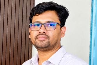 স্বামীকে নিয়ে দুই নারীর চুল ধরে টানাটানি রাজারহাটে চাঞ্চল্য