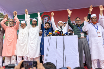 ৬ দফা দাবিতে চট্টগ্রামের পথে ১১ দলীয় ঐক্যের লংমার্চ