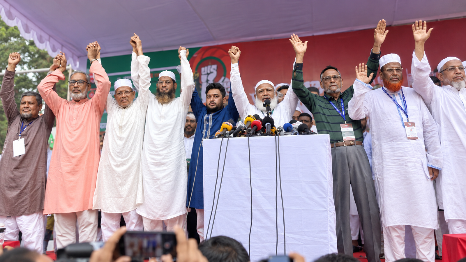৬ দফা দাবিতে চট্টগ্রামের পথে ১১ দলীয় ঐক্যের লংমার্চ